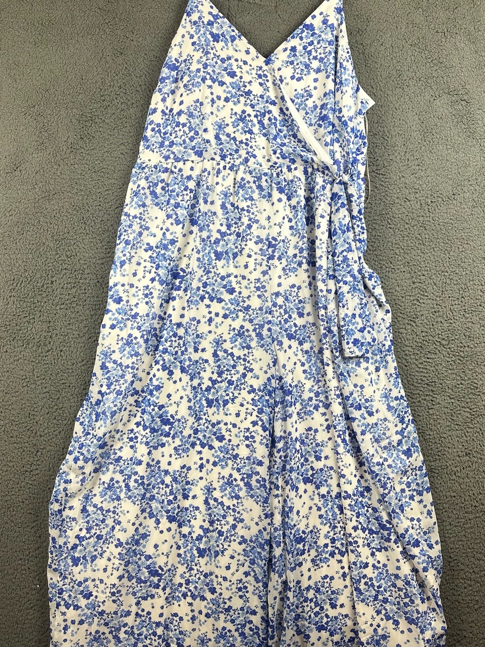 Sugarlips Curve Womens 3X Blue White Floral Wide Leg Jumpsuit V-Neck NWT